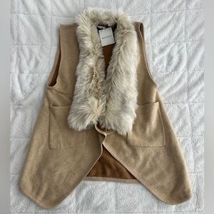 Sioni Eggshell Faux Fur Vest Size L/XL NWT